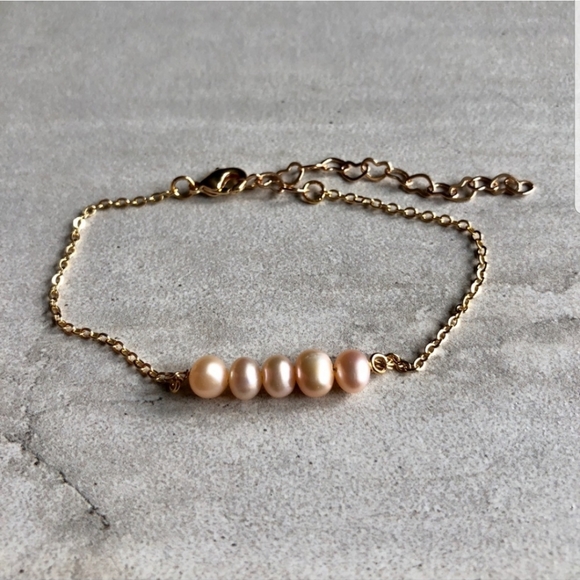 Dainty Freshwater Pearl Bracelet - Picture 4 of 4
